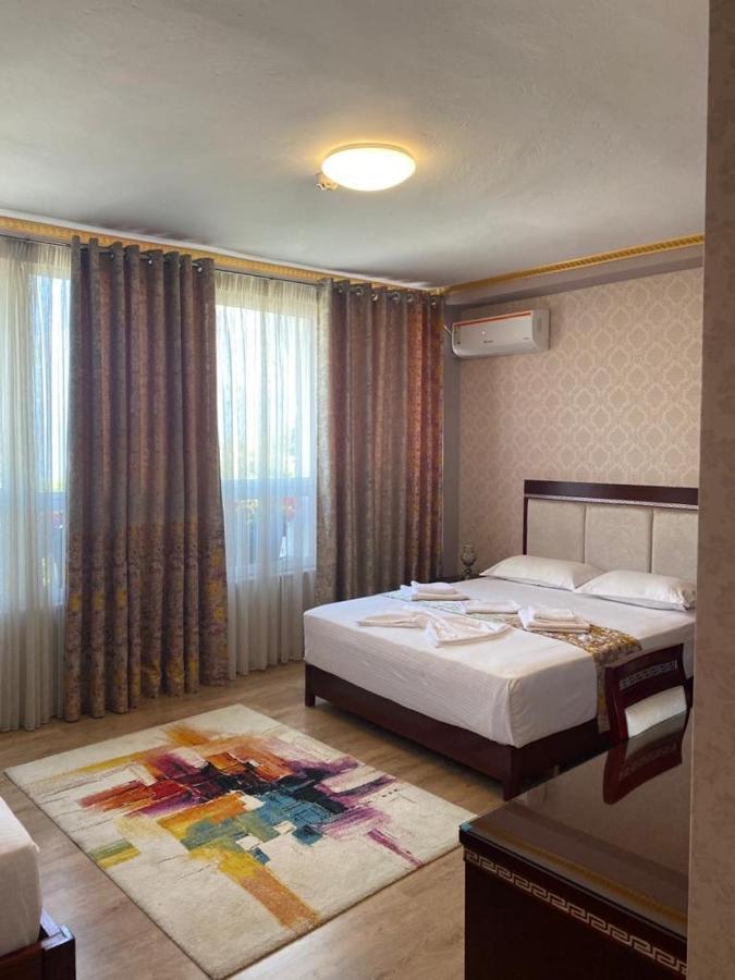 British Hotel Pogradec Esterno foto