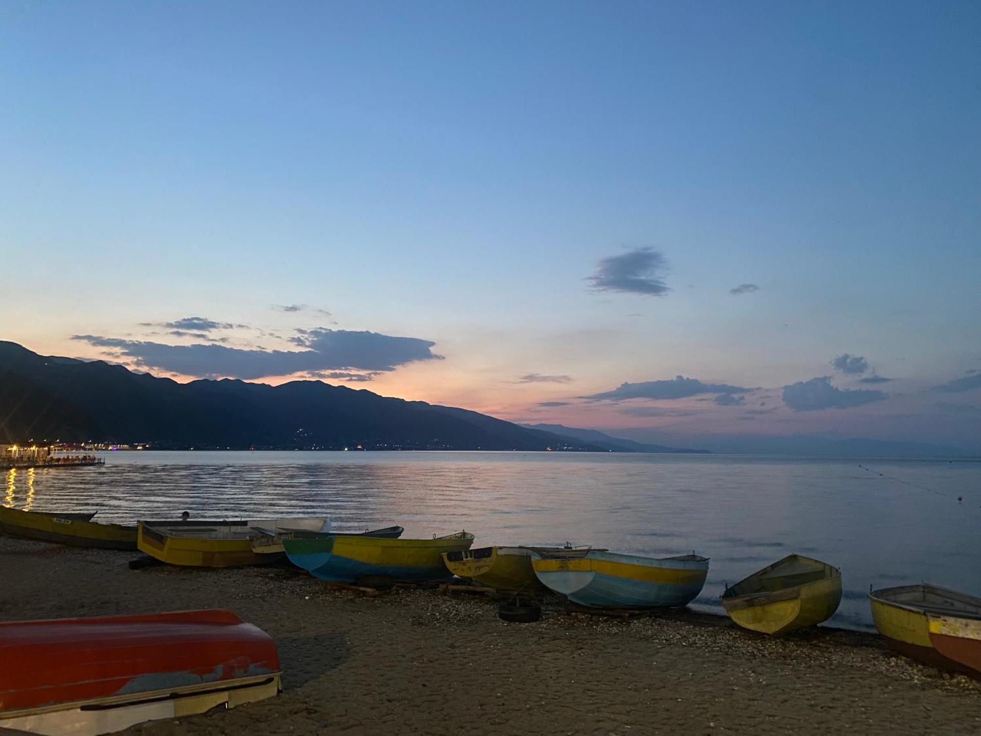 British Hotel Pogradec Esterno foto