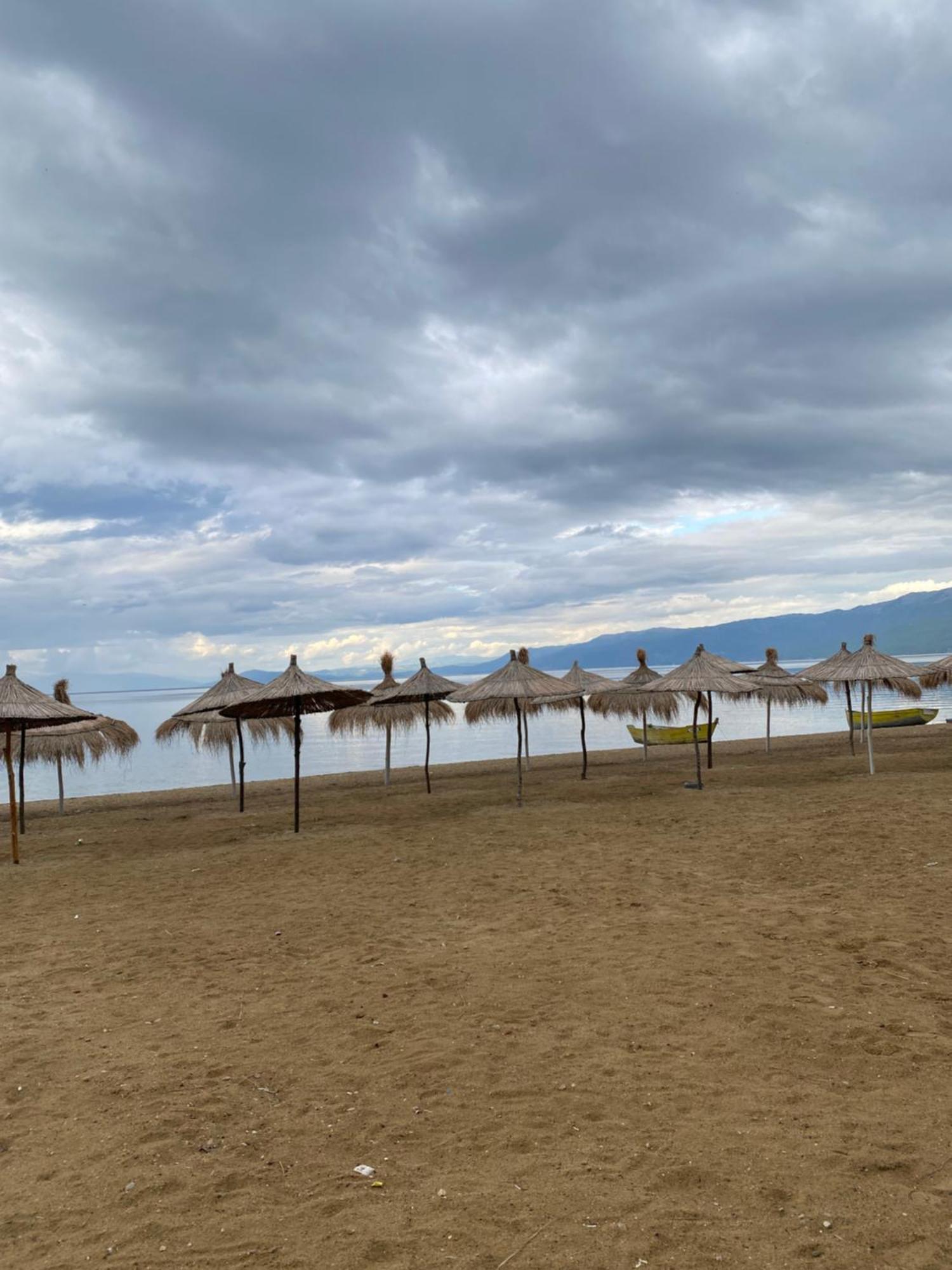 British Hotel Pogradec Esterno foto