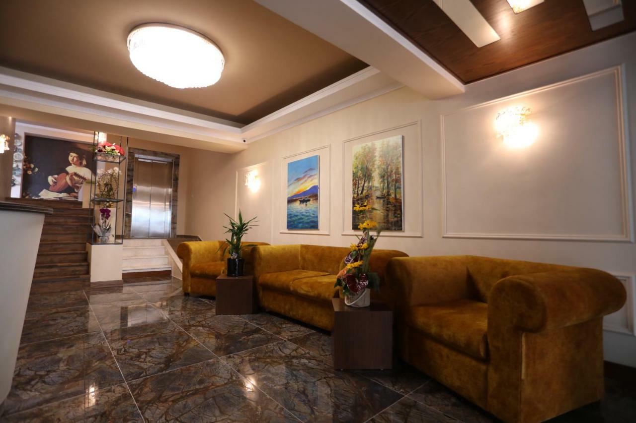 British Hotel Pogradec Esterno foto