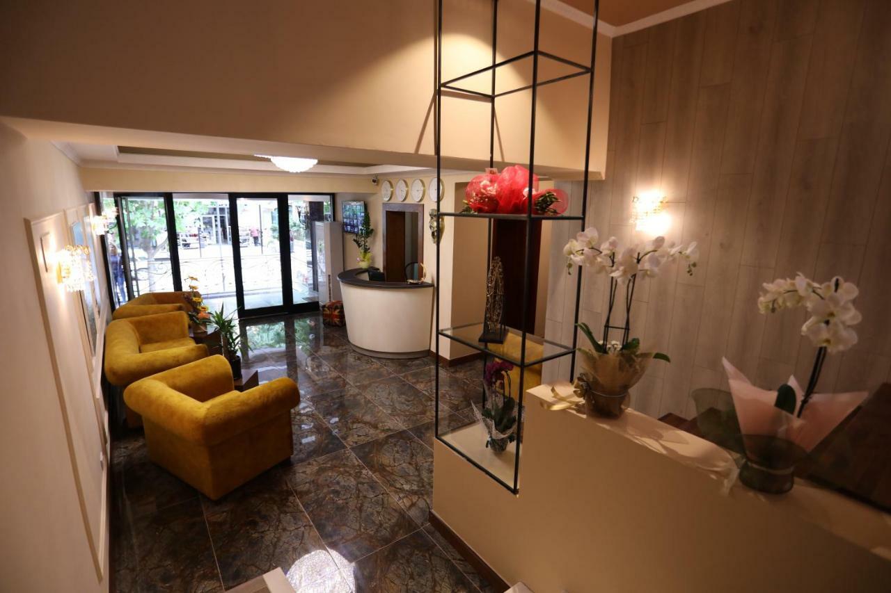 British Hotel Pogradec Esterno foto