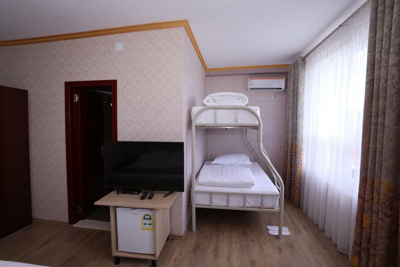 British Hotel Pogradec Esterno foto