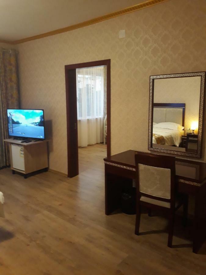 British Hotel Pogradec Esterno foto