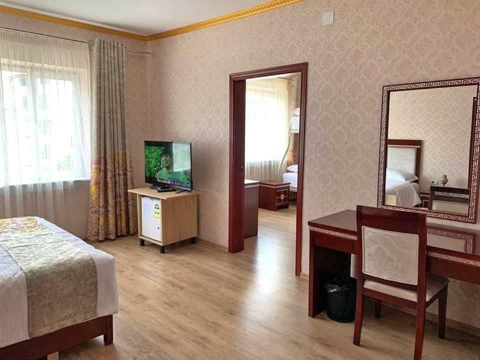 British Hotel Pogradec Esterno foto